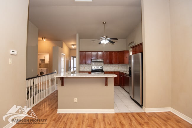 Photo - 8 McIntosh Ave