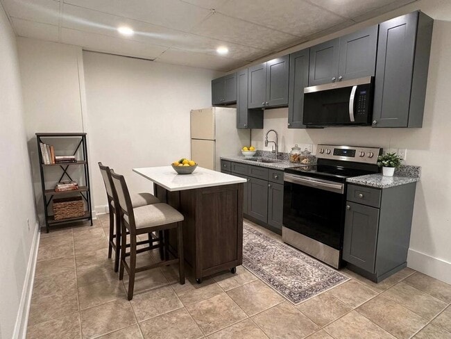 324 N 11th St Unit 1st Flr