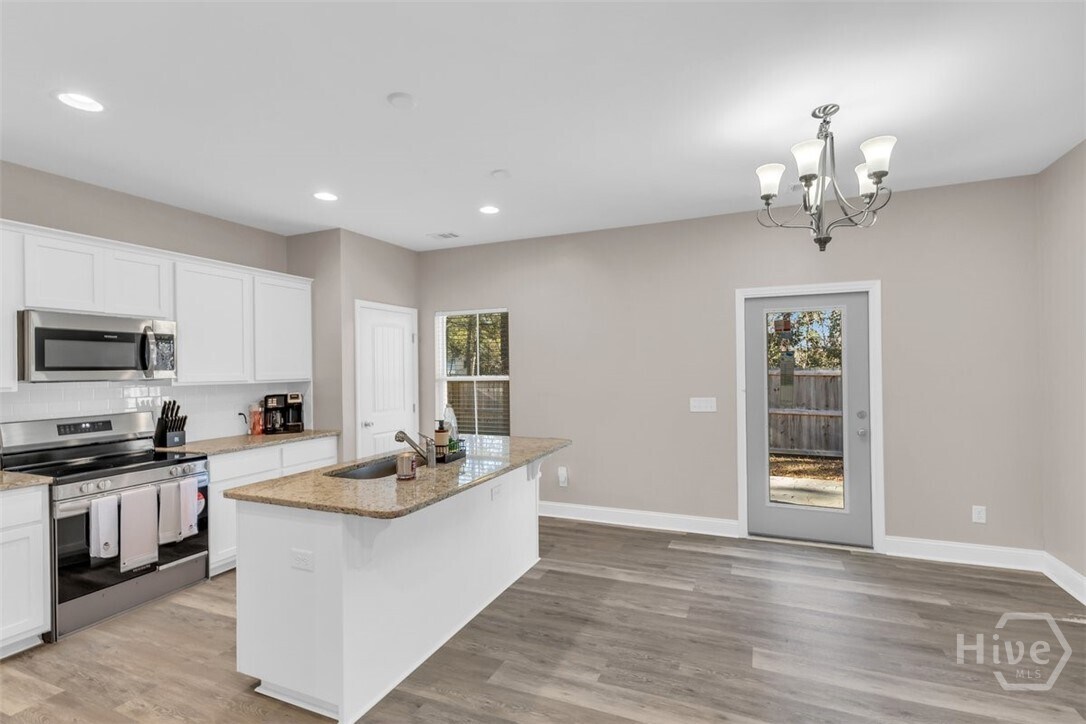 Photo - 330 Carter St