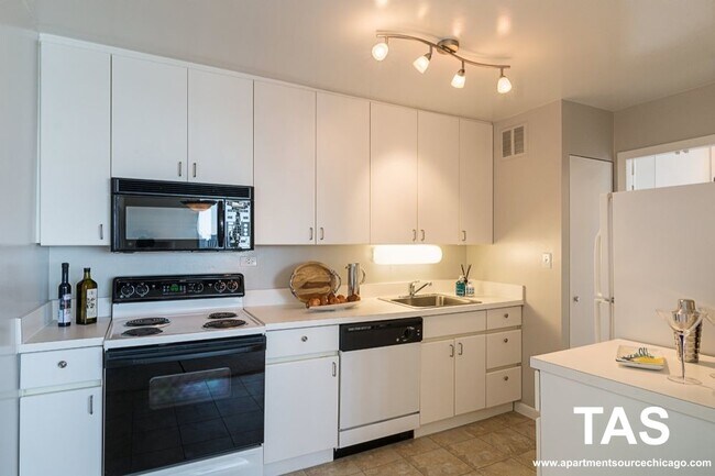 Photo - 3450 N Lake Shore Dr Unit STUDIO