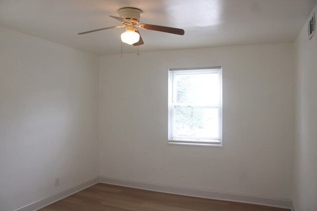 Building Photo - 1243 16th St NE Unit 4 Rental