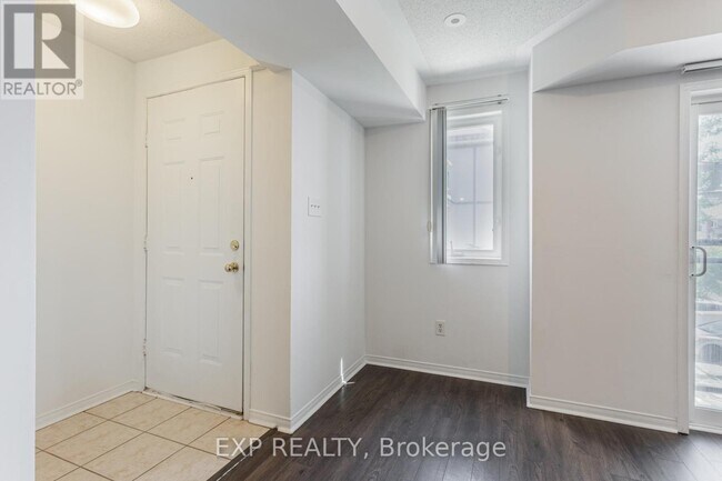 Photo - 2265 Bur Oak Ave