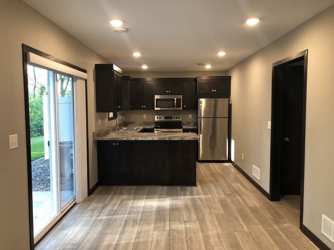 Photo - 235 3rd St SE
