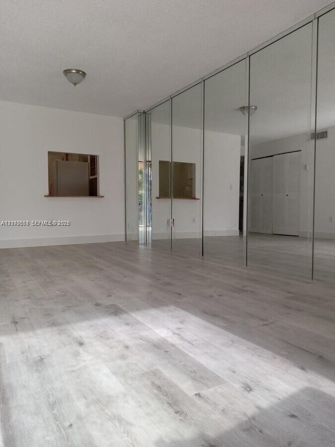 Photo - 16751 NE 9th Ave Unidad 211