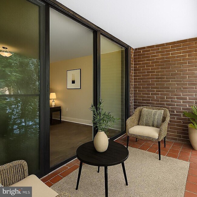 Building Photo - 1439 Northgate Square Unit 39/21B Rental