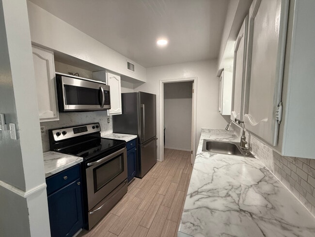 Photo - 130 Mimosa Pl