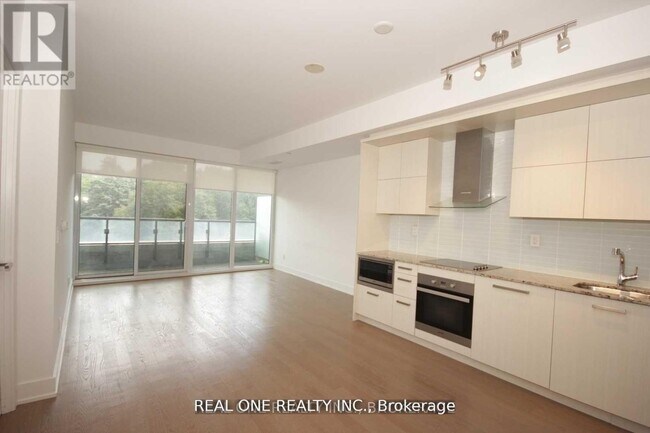 Photo - 3018 Yonge St Unit 305