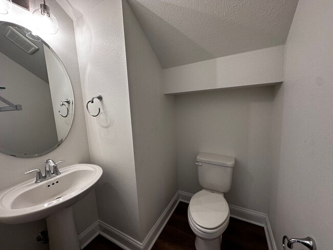 Photo - 2918 Fontana St