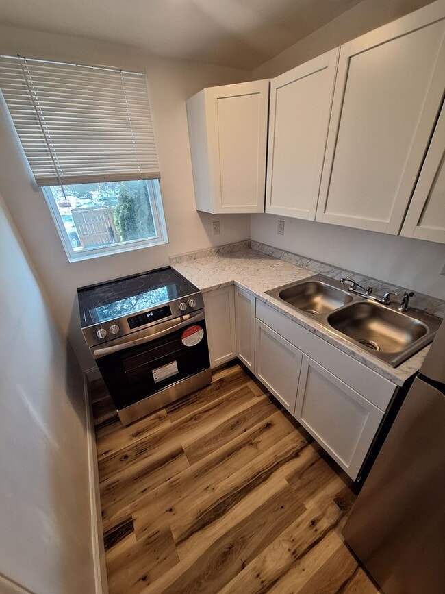 Photo - Newly Renovated One Bedroom House, Downtown Location