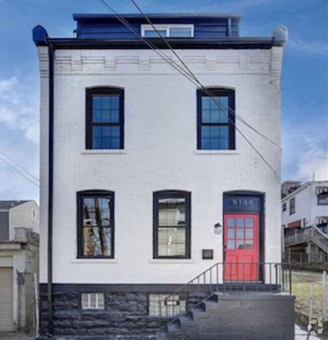 Building Photo - Beautiful 3 bed, 2.5 bath, luxury Lawrence... Rental