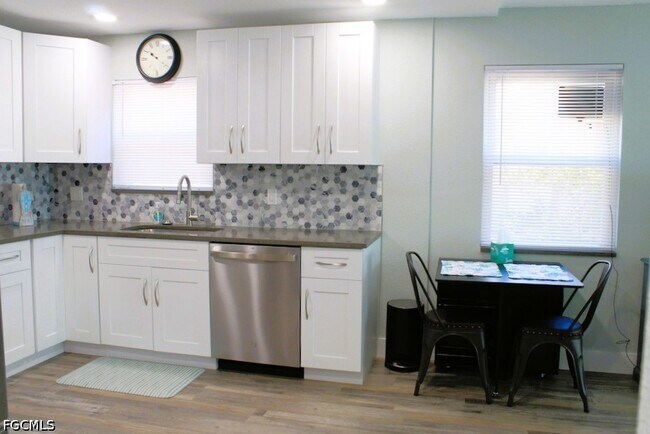 Photo - 16881 Davis Rd Unidad 712