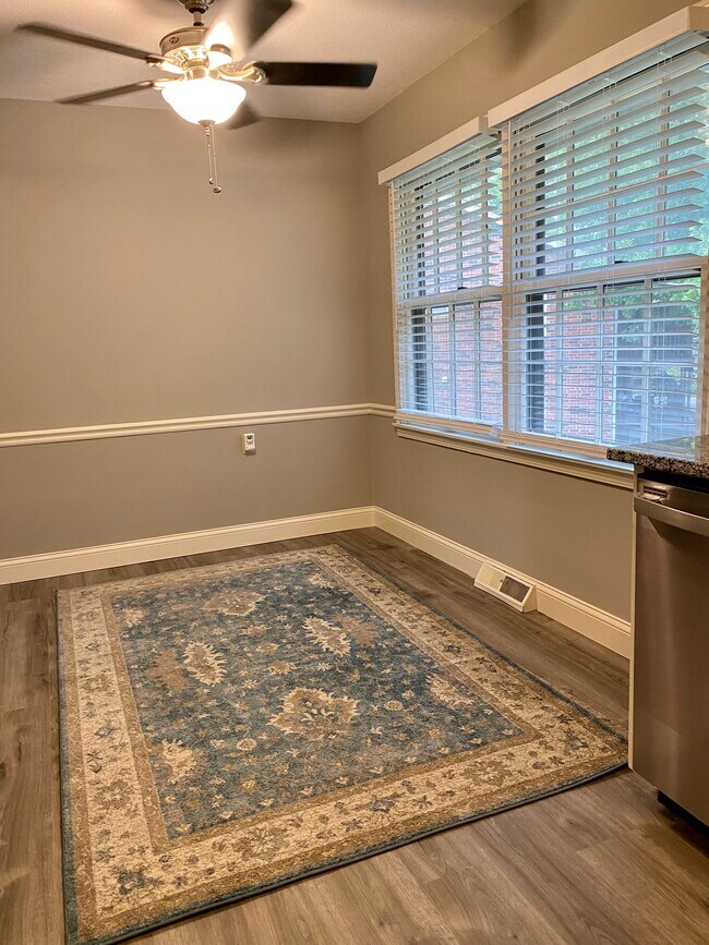 Eat-in kitchen area