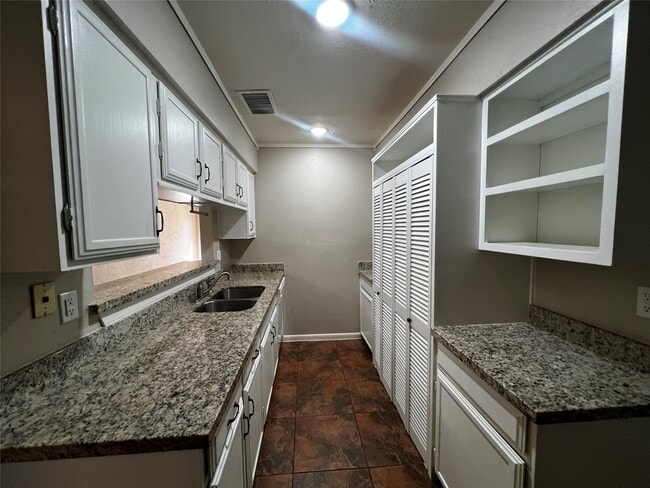 Photo - 18522 Glen Briar Ln