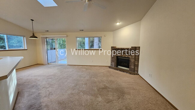Photo - 3-Bedroom Duplex in Puyallup with 2 Full B...