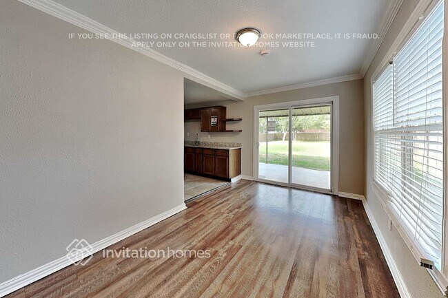 Photo - 208 Ennis St