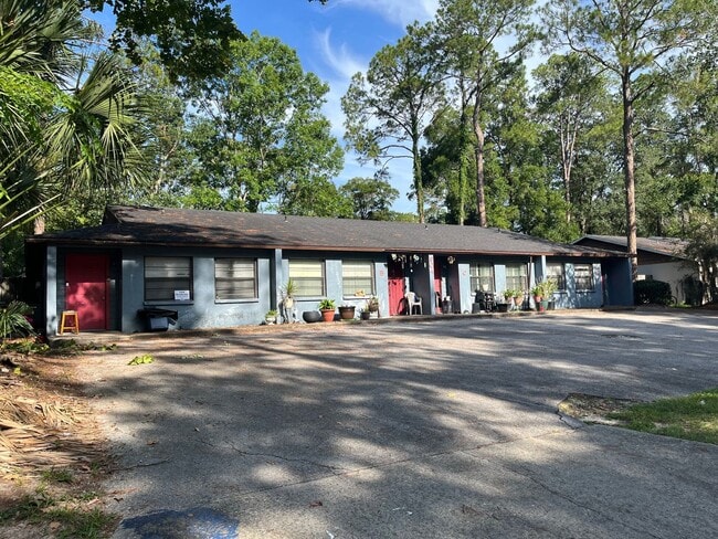 Building Photo - 904 SW 62nd Terrace Unit A
