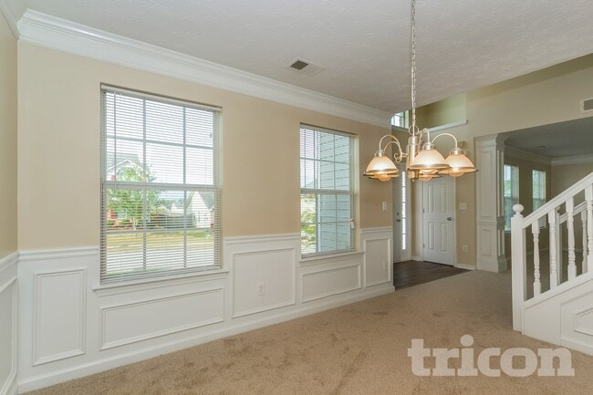 85 Adelaide Dr
