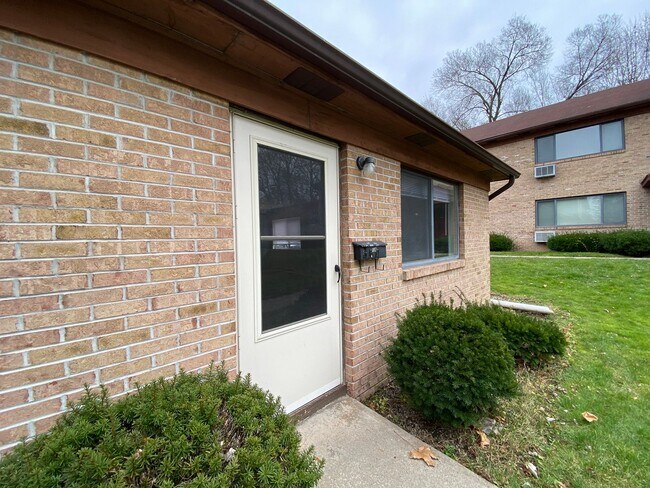 Photo - Parkway Apartments