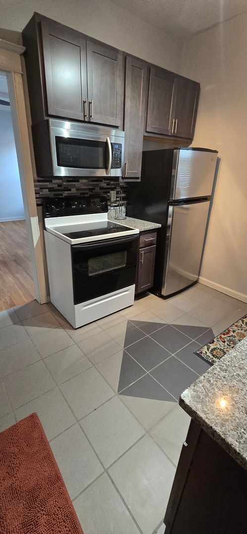 Photo - Charming Condo Walkable to Central West End-Washer Dryer in Unit
