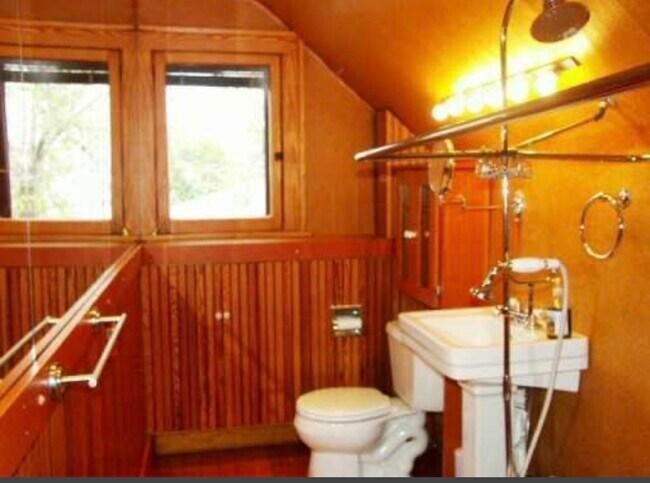 Photo - 208 Koch Ave