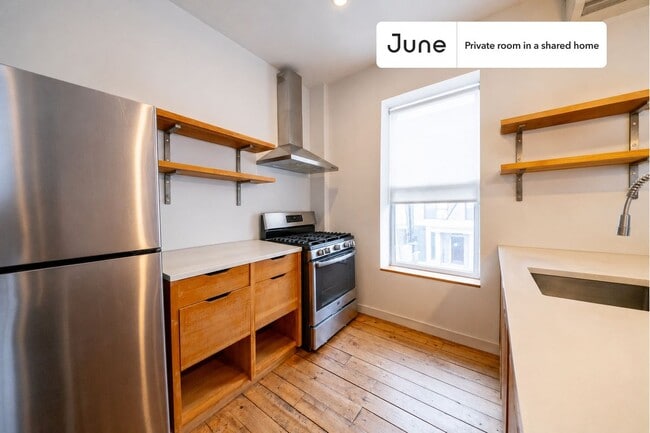 Room in Shared 4 bed/2 bath home in Prospect Lefferts Gardens