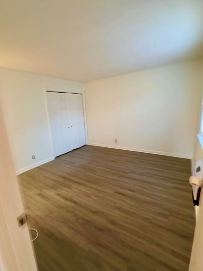 Photo - 5144-5158 Linbar Drive Unidad 5156 Linbar Dr.