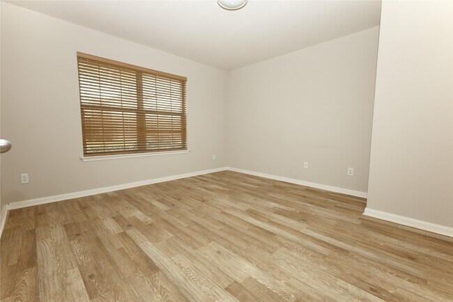 Photo - 1122 Americana Dr