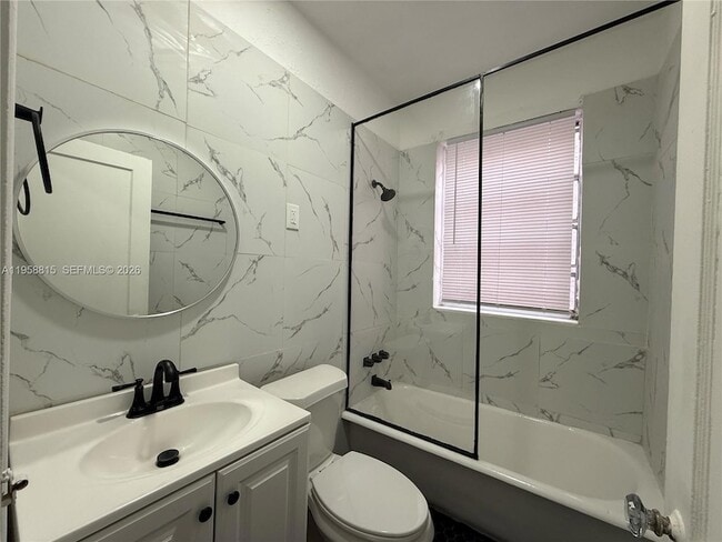 Photo - 1560 SW 5th St Unit 10