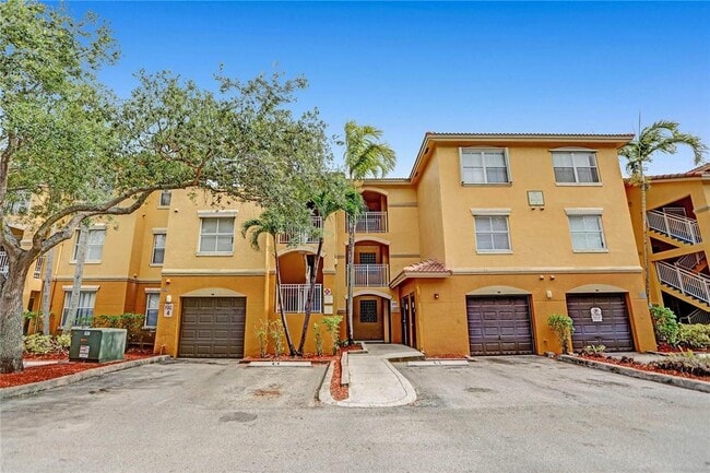 Building Photo - 9650 NW 2nd St Unit 4-304