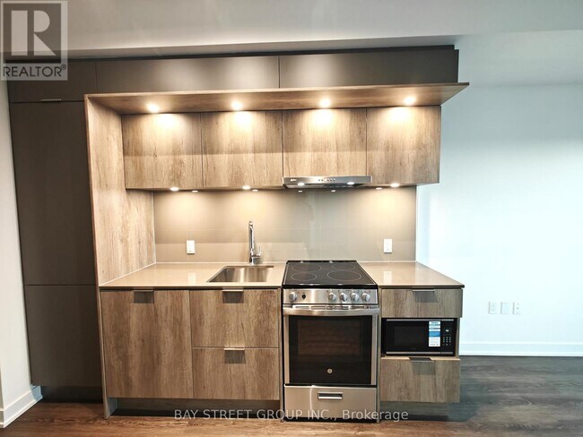 Photo - 448 Burnhamthorpe Rd W Unit 4801
