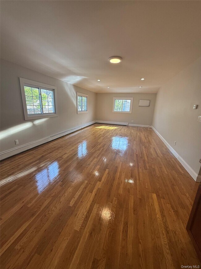 Photo - 145-59 107th Ave