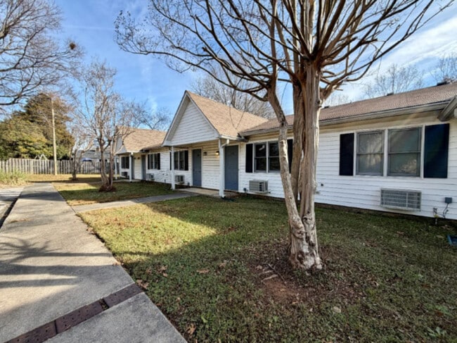 Building Photo - 1442 Riverview Rd Unit #126