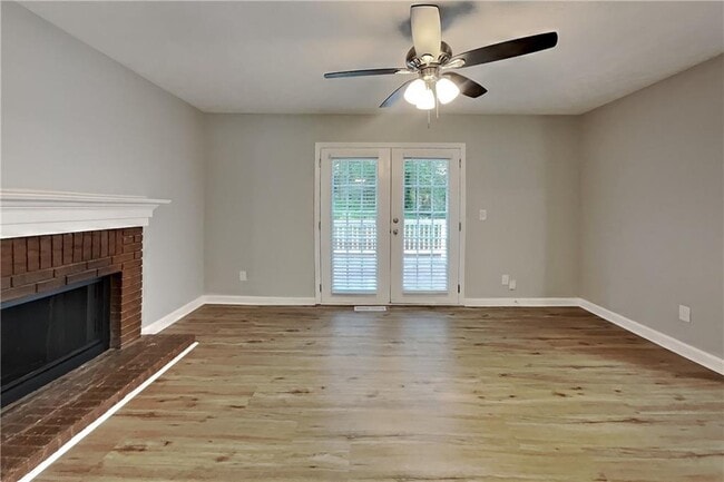 Photo - 415 Ridgedale Way