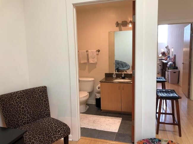 Photo - 1101 W Marshall St Unidad Apt 214