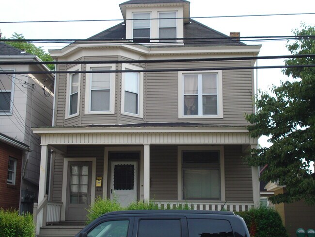 front exterior - 524 California Ave Apartments Unit 2