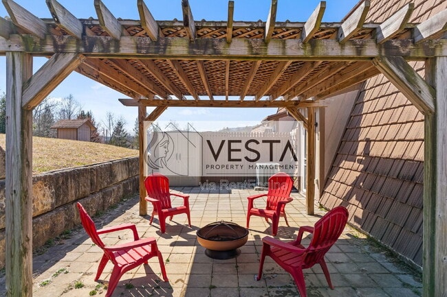 Photo - 588 Ray Hill Rd Unit D