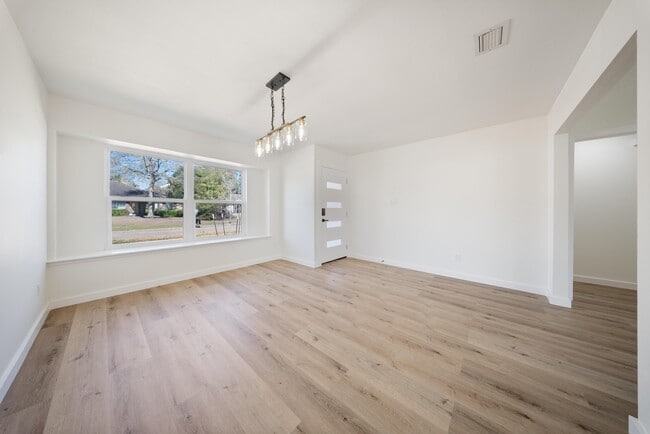 Photo - 9115 Tanager St