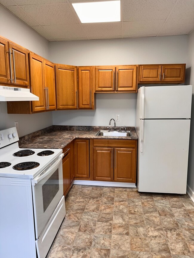 Photo - 310 Union St Unit B