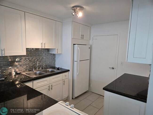 Photo - 336 N Birch Rd Unidad 2-C