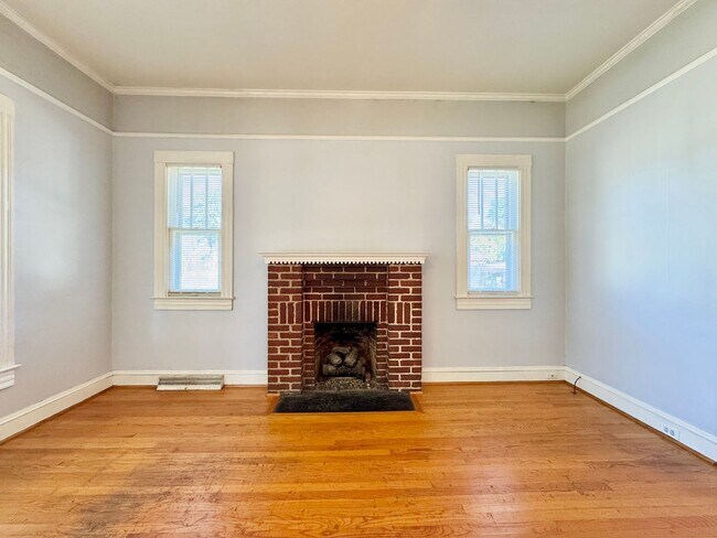 Photo - Come Check Out This Adorable Home!