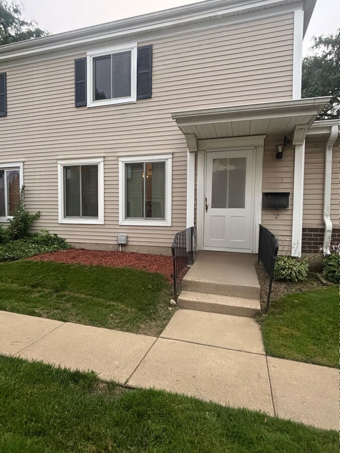 Photo - 1595 Cove Dr Townhome