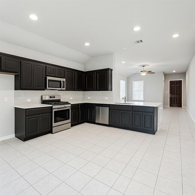 Photo - 913 Centerra Hills Cir