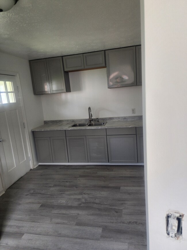 Photo - 56 Dumont St