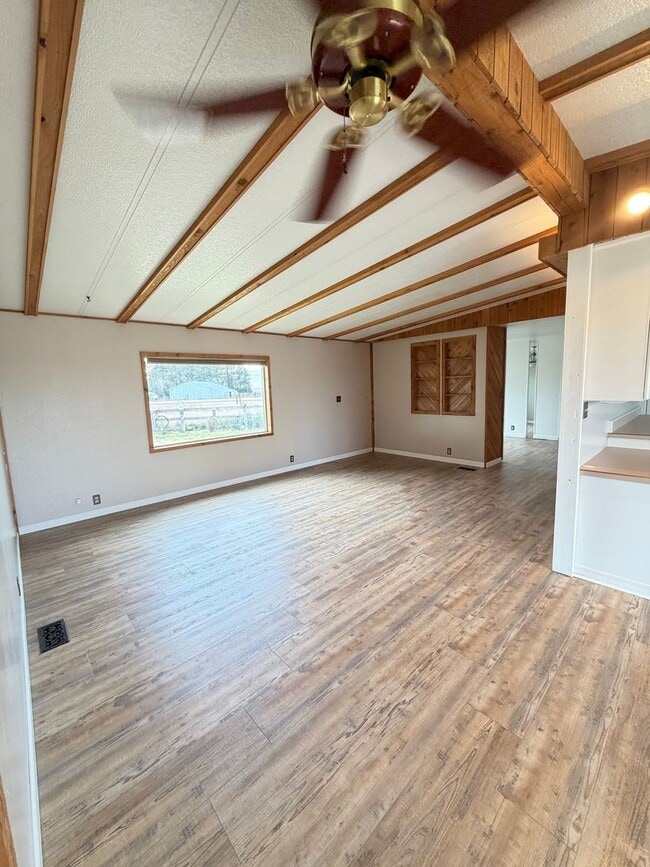 13324 Rd 5 SE