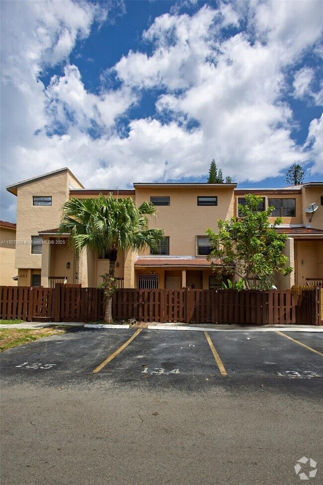 Building Photo - 281 W Park Dr Unit 1-8 Rental
