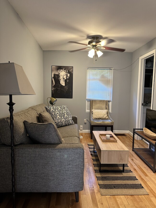 Building Photo - 2249 W.11th Street Rental