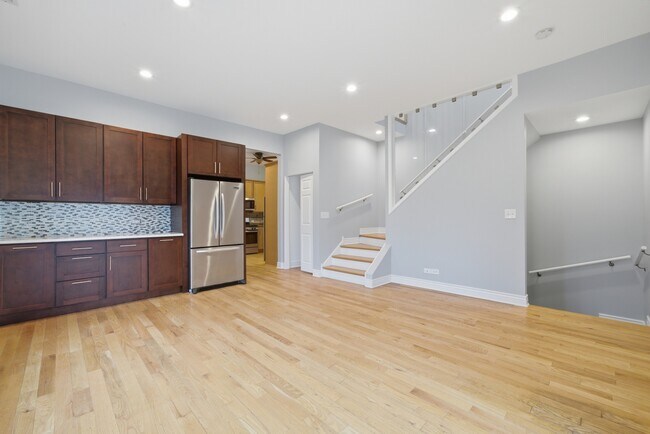 4545 N Lawndale Ave