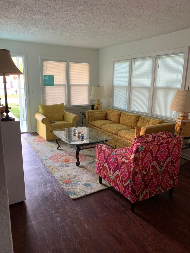 Photo - 152 Daytona Ave