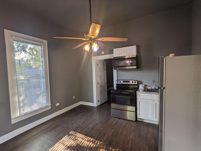 Photo - 225 W Monterey St Unidad A