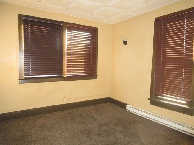 706 E Jackson St Unit 3